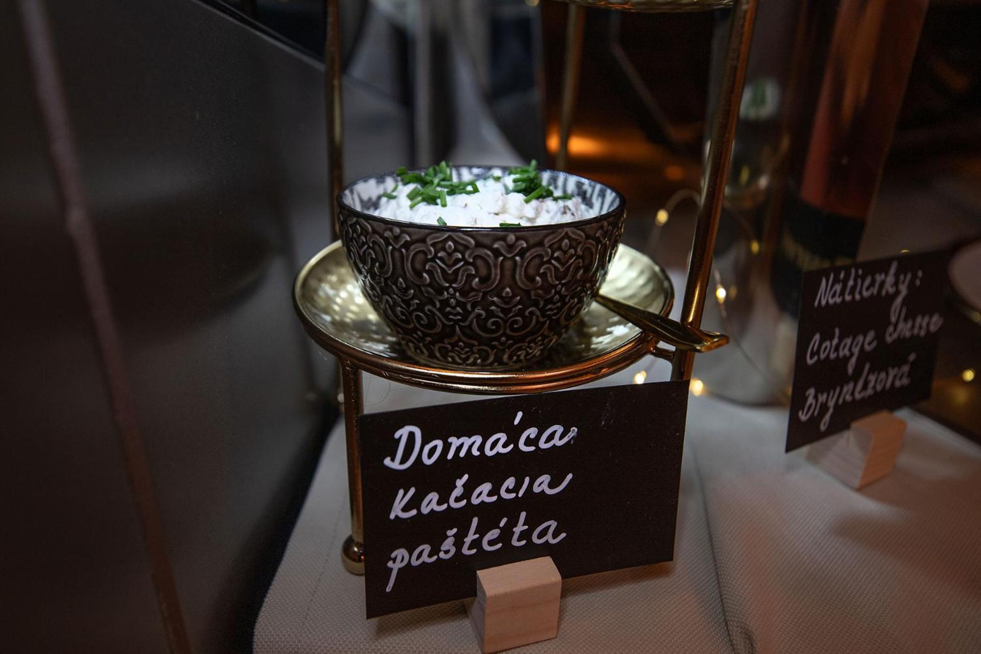 Penzion Kamelia Жилина Екстериор снимка